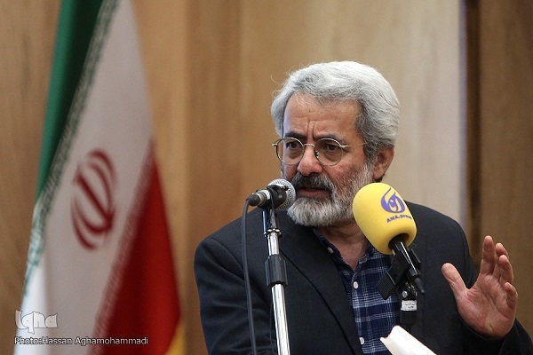 آئین رونمایی از کتاب روح‌الله