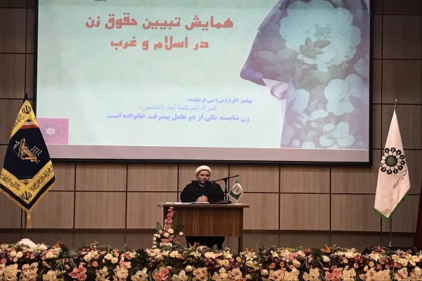 اسلام بیشترین دفاع را از حقوق بانوان می‌کند