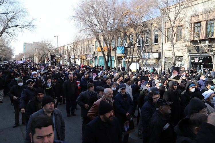 راهپیمایی مردم تبریز در اعتراض به توهین نشریه فرانسوی + عکس