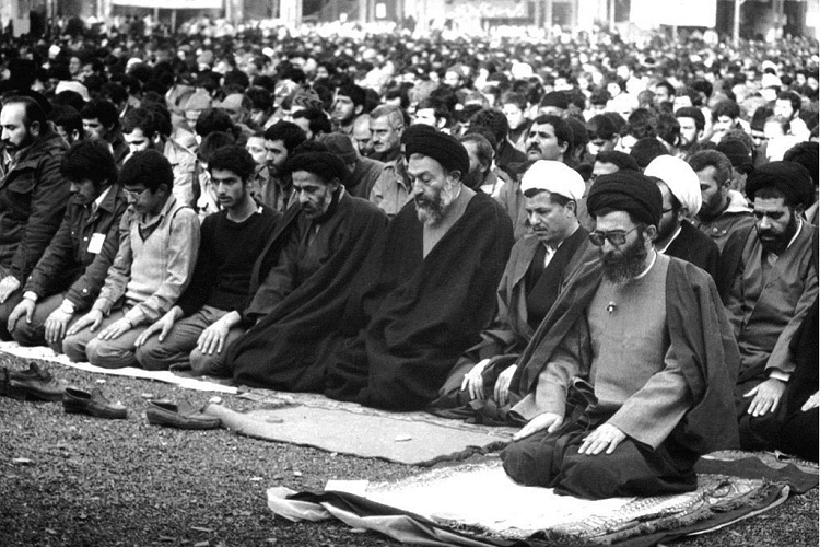 آیت الله خامنه ای، رهبر معظم انقلاب