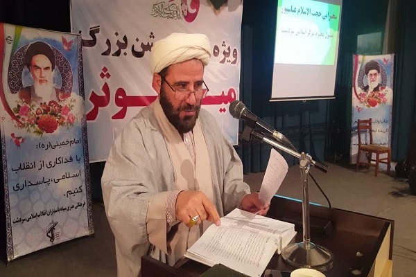 انقلاب اسلامی زمینه را برای رشد همه‌جانبه بانوان فراهم کرد