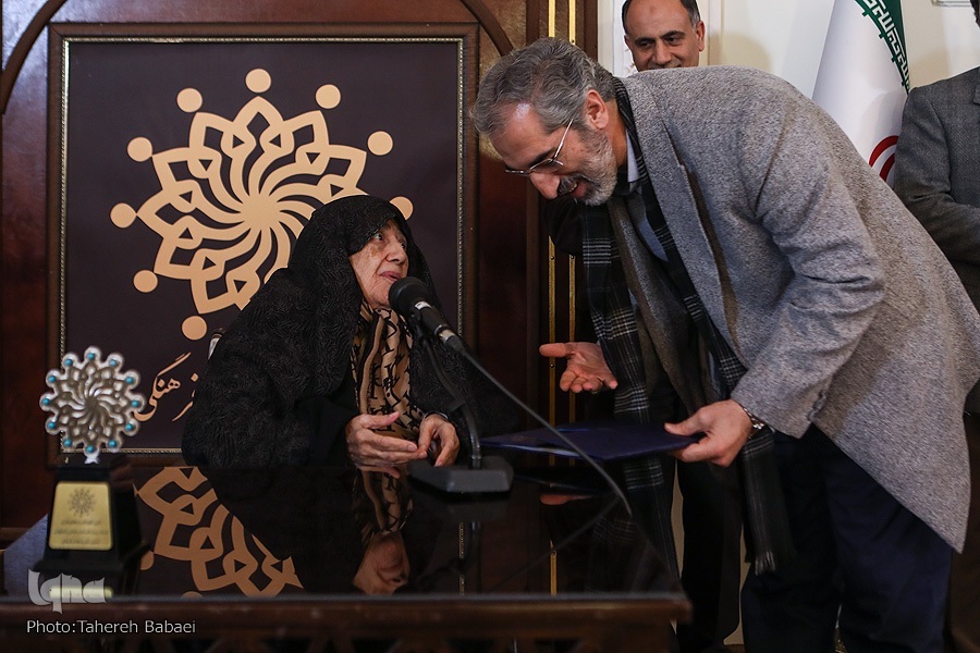 نیازمند حضور بانوان هنرمندی چون امامی در صحنه‌های غرورانگیز هستیم