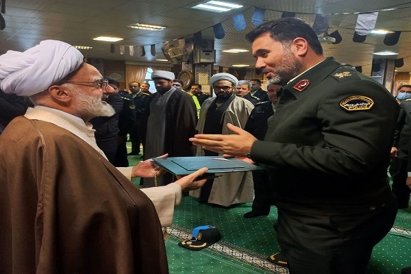 دیدار فرماندهان فراجای استان مرکزی با آیت‌الله دری نجف‌آبادی