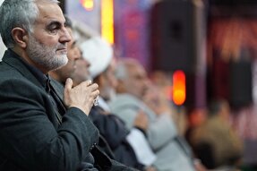عکس | سردار سلیمانی در عزاداری‌های بیت‌الزهرا(س)