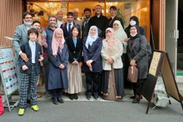 تلاش‌های بانوی کنشگر سوری در صیانت از هویت کودکان مسلمان در ژاپن