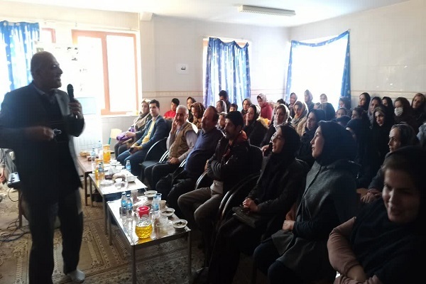 کارگاه آموزشی پیشگیری از آسیب‌های اجتماعی