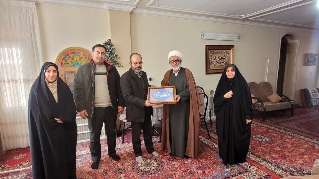 دیدار اعضای جهاد دانشگاهی همدان با مبارز انقلابی