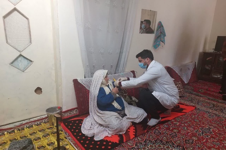 خدمات درمانی به سالمندان