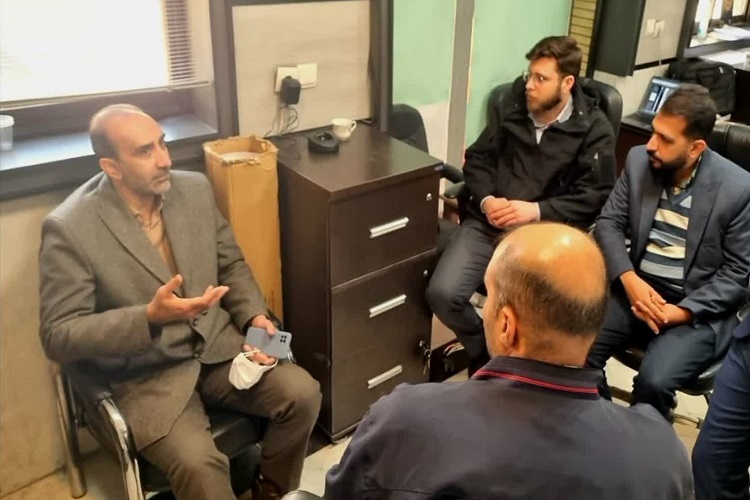 حضور معاون استاندار فارس در میز خدمت
