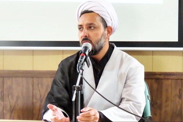 لزوم اولویت قرار دادن جهاد تبیین در برنامه‌های دهه فجر