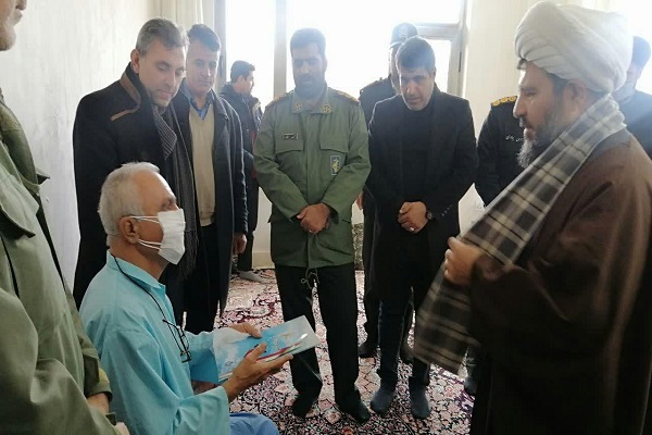 مسئول دفتر نمایندگی ولی‌فقیه در سپاه سردشت از جانباز 70 درصد عیادت کرد