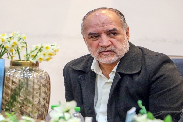 کافی: ادبیات انقلاب اسلامی تا زمان تکیه بر مردم، زنده است