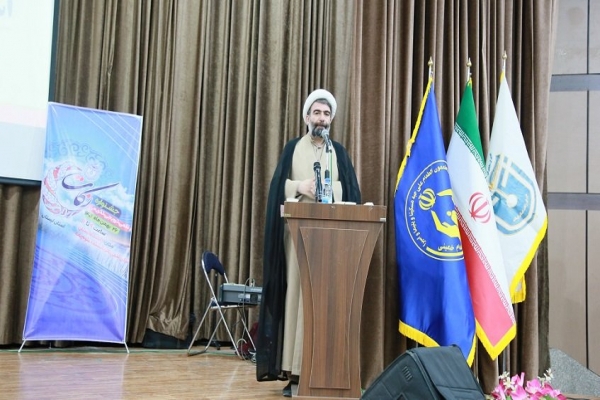حجت‌الاسلام حبیب حاتمی‌کن‌کبود، مسئول دفاتر نهاد نمایندگی مقام معظم رهبری در دانشگاه‌های لرستان