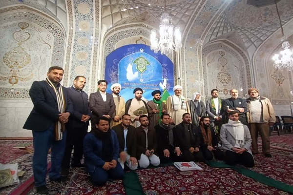 از قاریان ممتاز قرآن کریم کشور عراق در حرم رضوی تقدیر شد