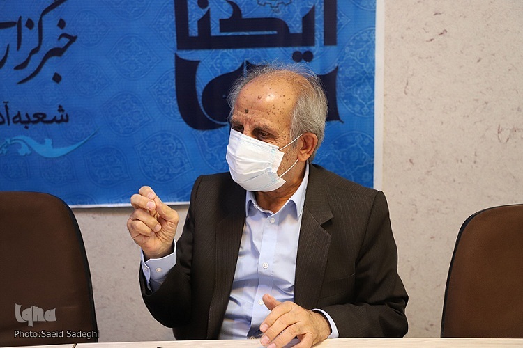 احمدحسین انزابی، این نویسنده، پژوهشگر و مدرس دانشگاه