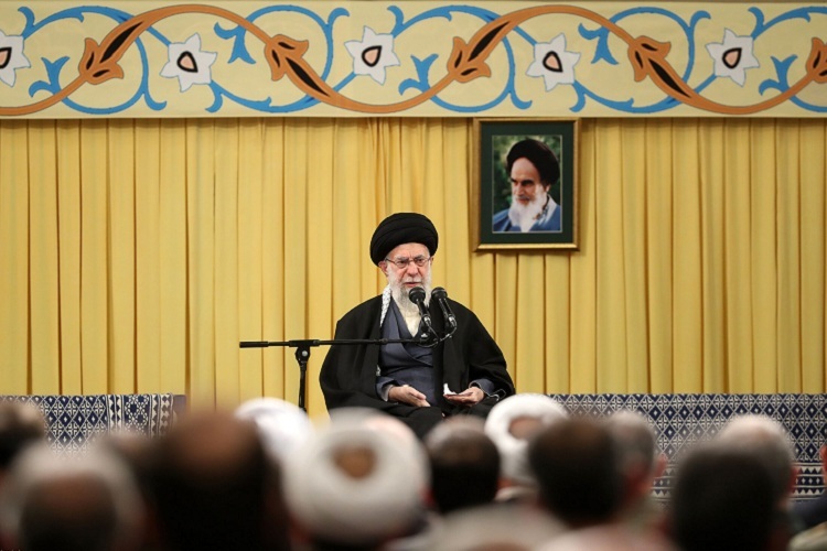 آیت‌الله خامنه‌ای در دیدار کارگزاران در روز مبعث