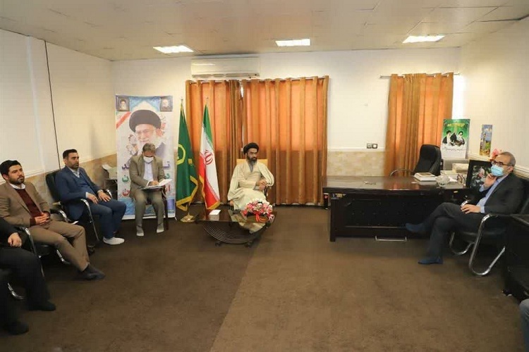 دیدار رئیس دانشگاه علوم پزشکی شیراز با مسئولان کوه‌چنار