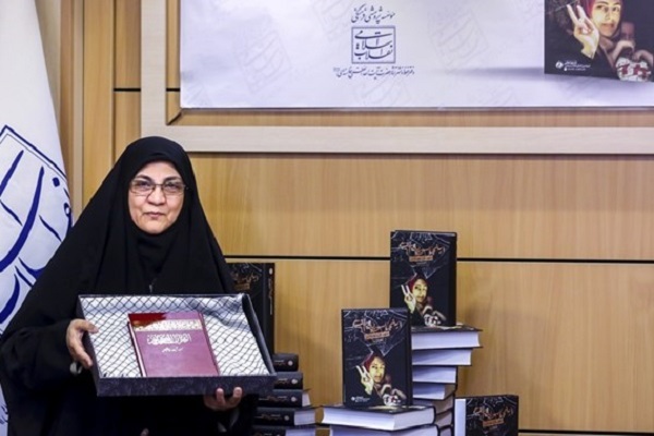 تقدیر رهبر معظم انقلاب از نویسنده کتاب «اینجا سوریه است»