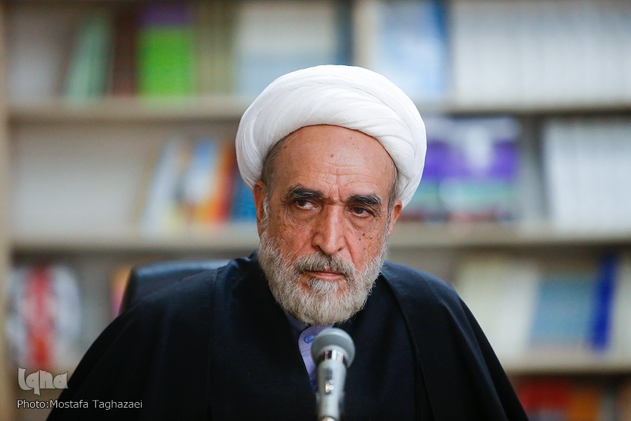 توسعه قرآن‌پژوهی از برکات انقلاب اسلامی است/ ترجمه کامل قرآن محال است