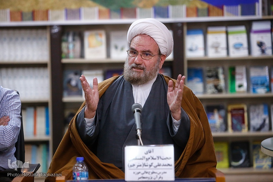 توسعه قرآن‌پژوهی از برکات انقلاب اسلامی است/ ترجمه کامل قرآن محال است