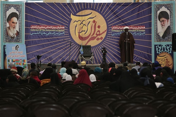 همایش بین‌المللی سفیران آفتاب در مسجد مقدس جمکران برگزار شد