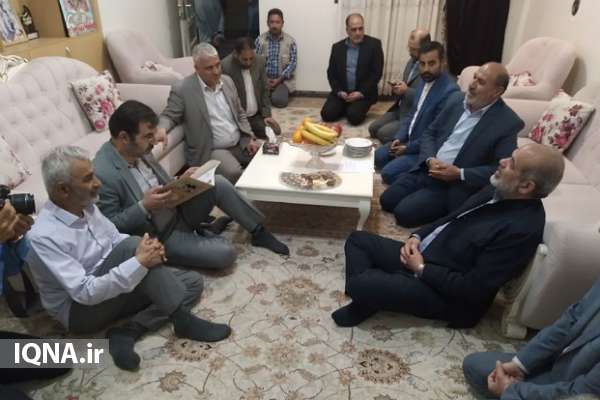دیدار وزیر کشور با خانواده سردار شهید علیرضا ماهینی