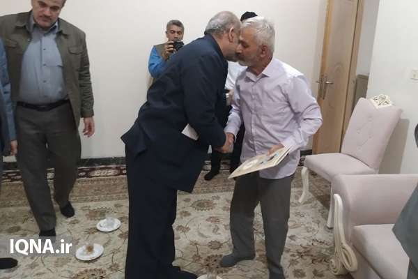 دیدار وزیر کشور با خانواده سردار شهید علیرضا ماهینی