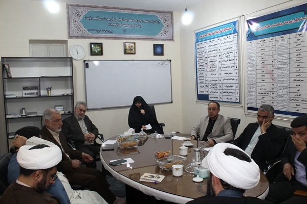 نشست رئیس سازمان دارالقرآن الکریم با پیشکسوتان قرآنی خوزستان
