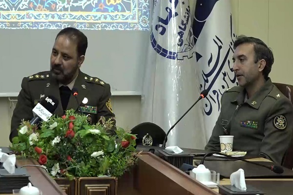 نشست بررسی کارنامه قرآنی ارتش