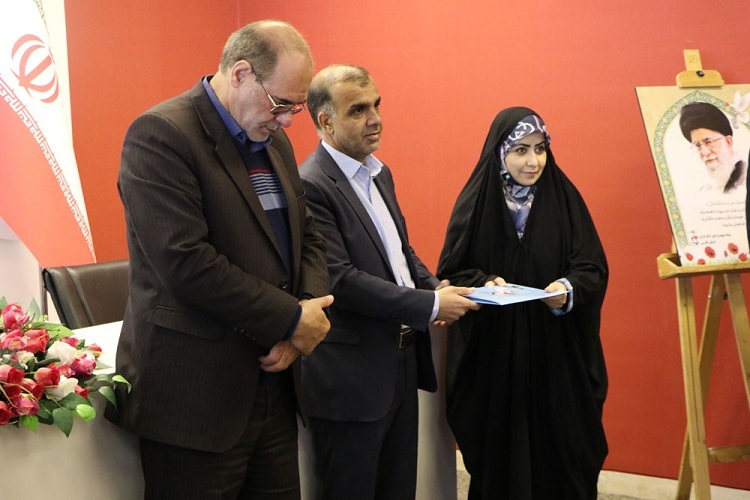 تجلیل از خبرنگار ایکنا، بنیاد شهید فارس