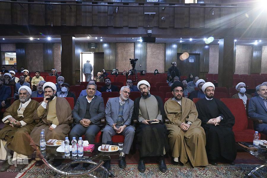 وظیفه اصلی نهاد رهبری، سرمایهگذاری در حوزه تولید علوم دینی است وظیفه اصلی نهاد رهبری، سرمایهگذاری در حوزه تولید علوم دینی است