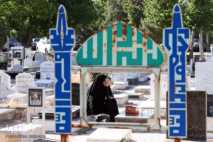 چراغ برات آرامستان