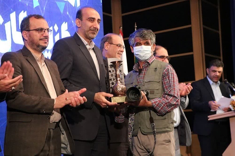 برگزیدگان نمایشگاه هنرهای تجسمی شاهد و ایثارگر منطقه ۴ کشور، شیراز