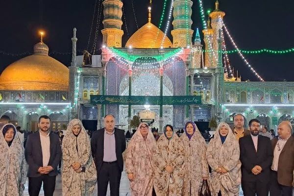 حضور اساتید دانشگاه قفقاز در حرم مطهر بانوی کرامت