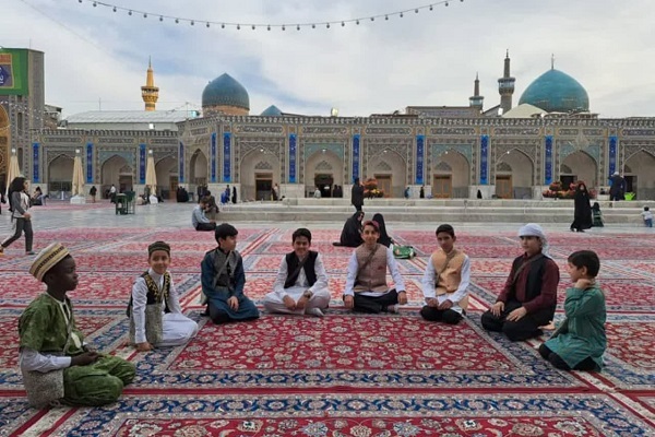 مراسم سنتی کشور‌های عربی با عنوان«یوم الناصفه» در حرم مطهر رضوی برگزار شد