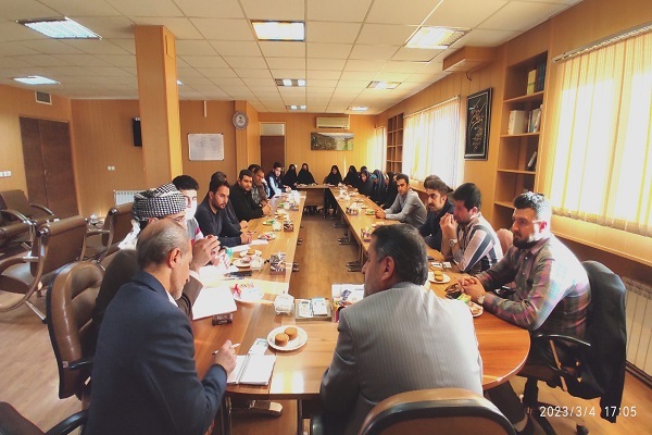 نشست هم اندیشی جوانان نشست هم اندیشی جوانان