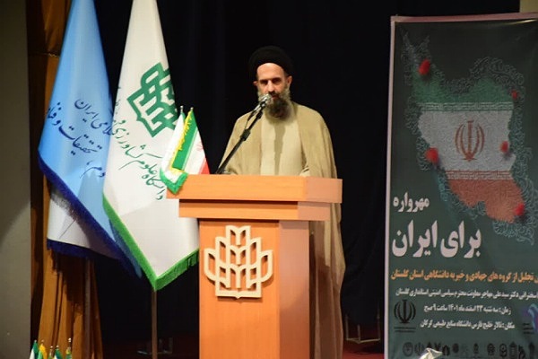 جلیل از گروه جهادی دانشجویی حجت الاسلام طاهری رئیس دفتر نمایندگی ولی‌فقیه در دانشگاه‌های گلستان