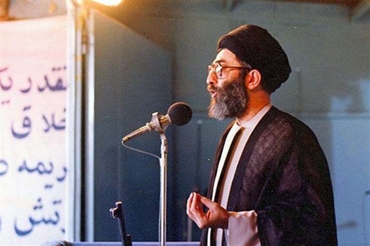 آیت الله خانه ای، رهبر انقلاب اسلامی