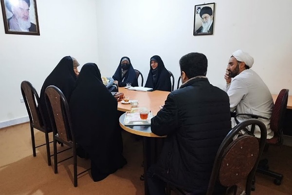 نشست بانوان اندیشه ورز آزادشهر با موضوع عفاف و حجاب