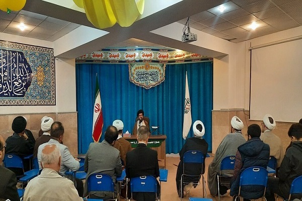حوزویان برای ترویج سبک زندگی ایرانی اسلامی اهتمام کنند