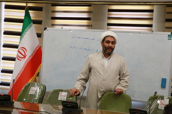 حجت‌الاسلام مصطفی مهدوی، معاون تعلیم و تربیت سپاه لرستان
