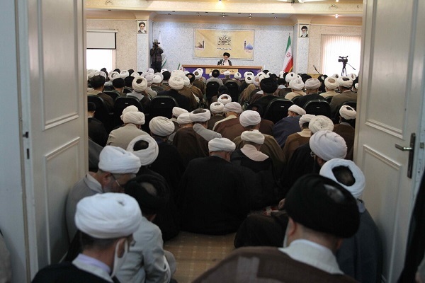 آیت‌الله سیدهاشم حسینی بوشهری، رئیس شورای عالی جامعه مدرسین