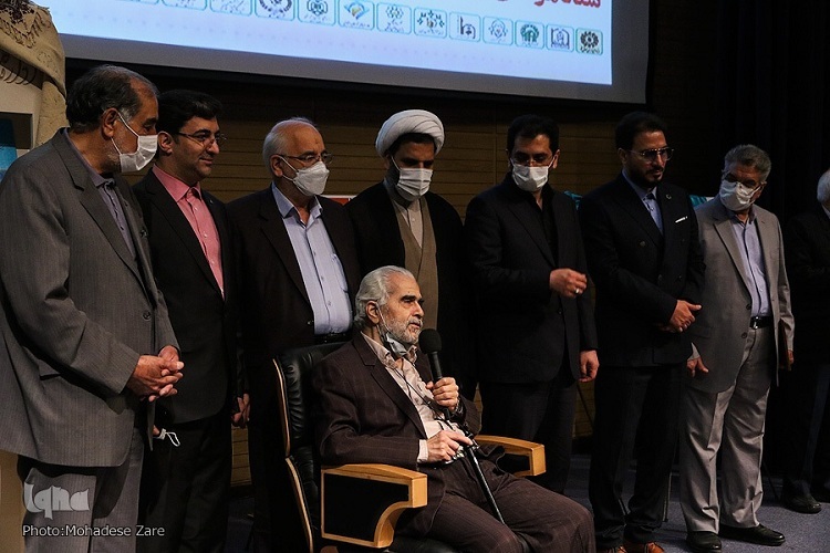 تجلیل از خدمات قرآنی استاد حاج حسین علمی