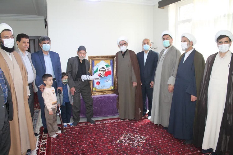 دیدار مسئولان همدان با شهدای روحانی