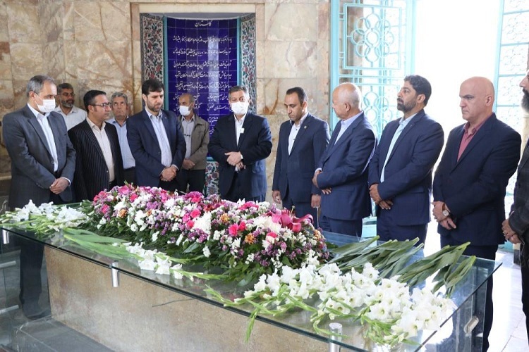 گلباران آرامگاه سعدی 