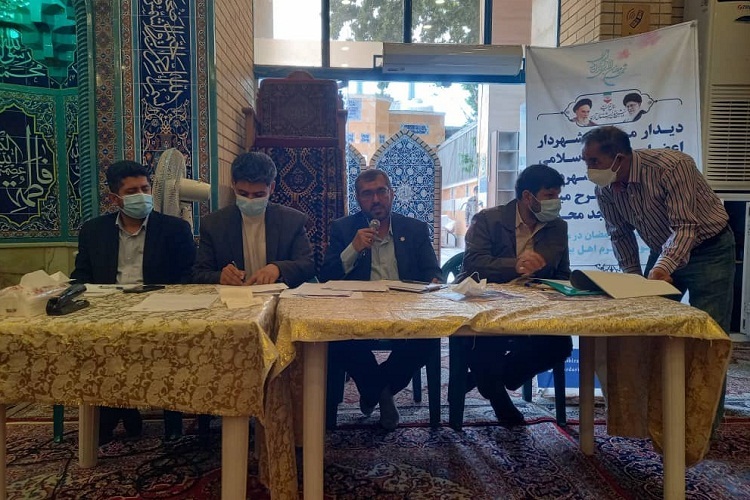 میزخدمت مسجدمحوری در مسجد الزهرا(س) شیراز