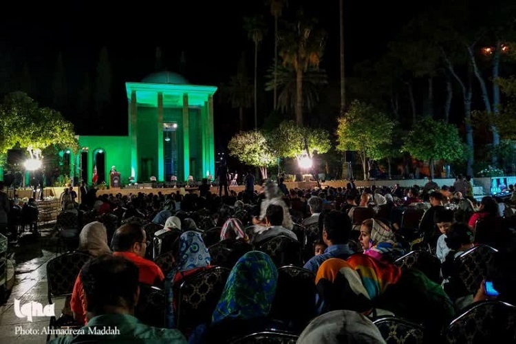 آیین پایانی دهه بزرگداشت سعدی، آرامگاه سعدی