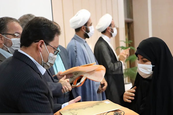 برگزیدگان جشنواره&zwnj; قرآنی هُدهُد در یزد تجلیل شدند