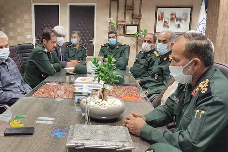 دیدار فرمانده سپاه فجر با مدیرکل آموزش و پرورش فارس