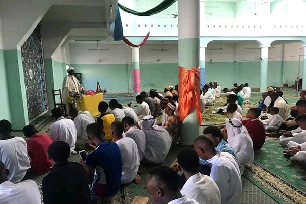 نماز و جشن عید سعید فطر در شهر‌های مختلف کشور ماداگاسکار و کومور برگزار شد